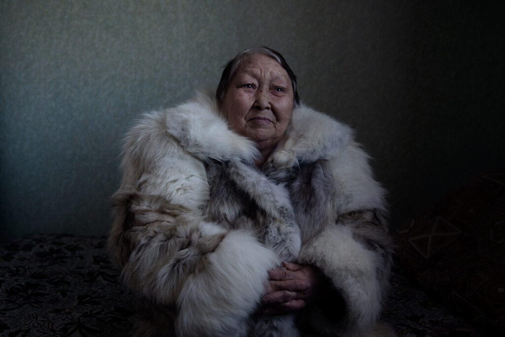 Documentary portrait of an older woman by Oded Wagenstein.