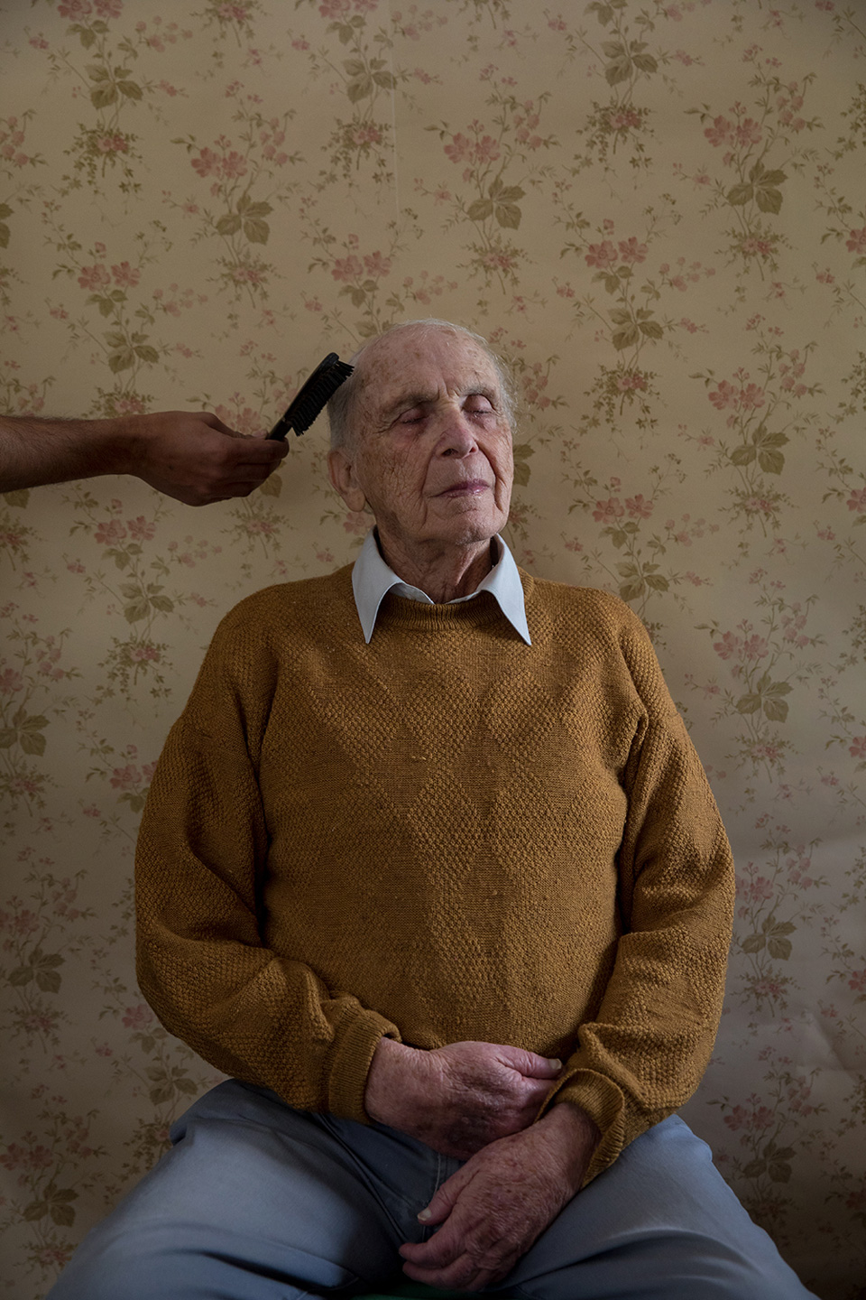Aging and memory photography by Oded Wagenstein, portrait of a gay elder.